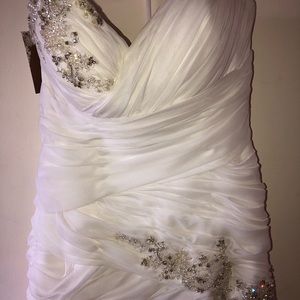 Brand new wedding dress